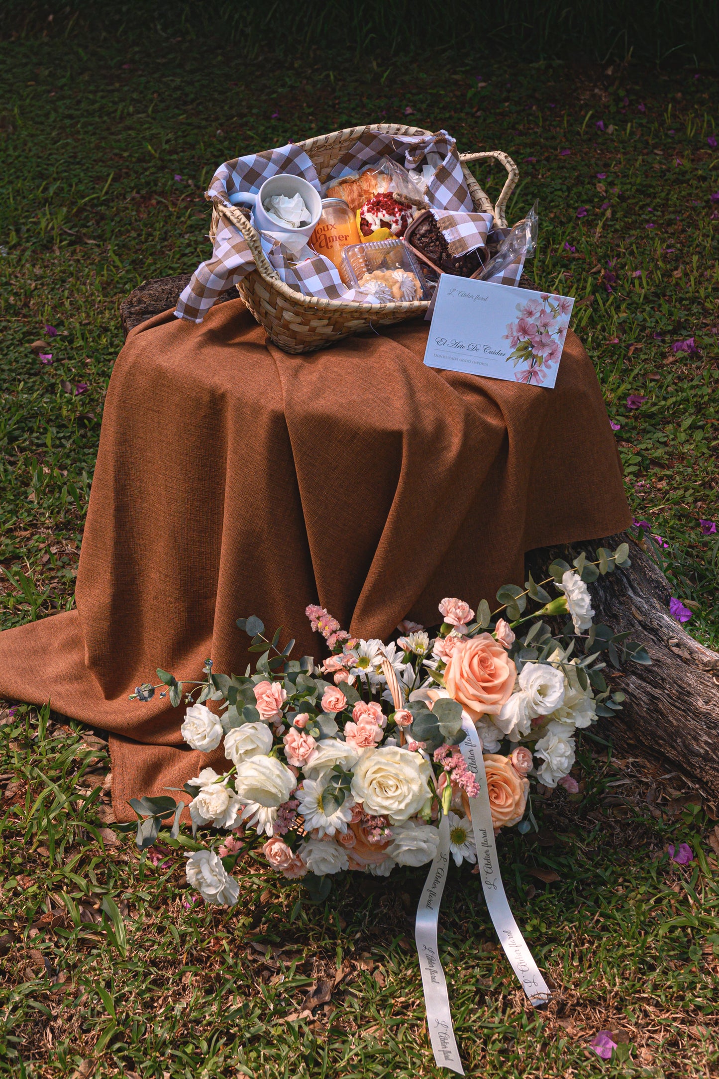 Canasta Doux Classic ( No incluye ningún arreglo de flores)